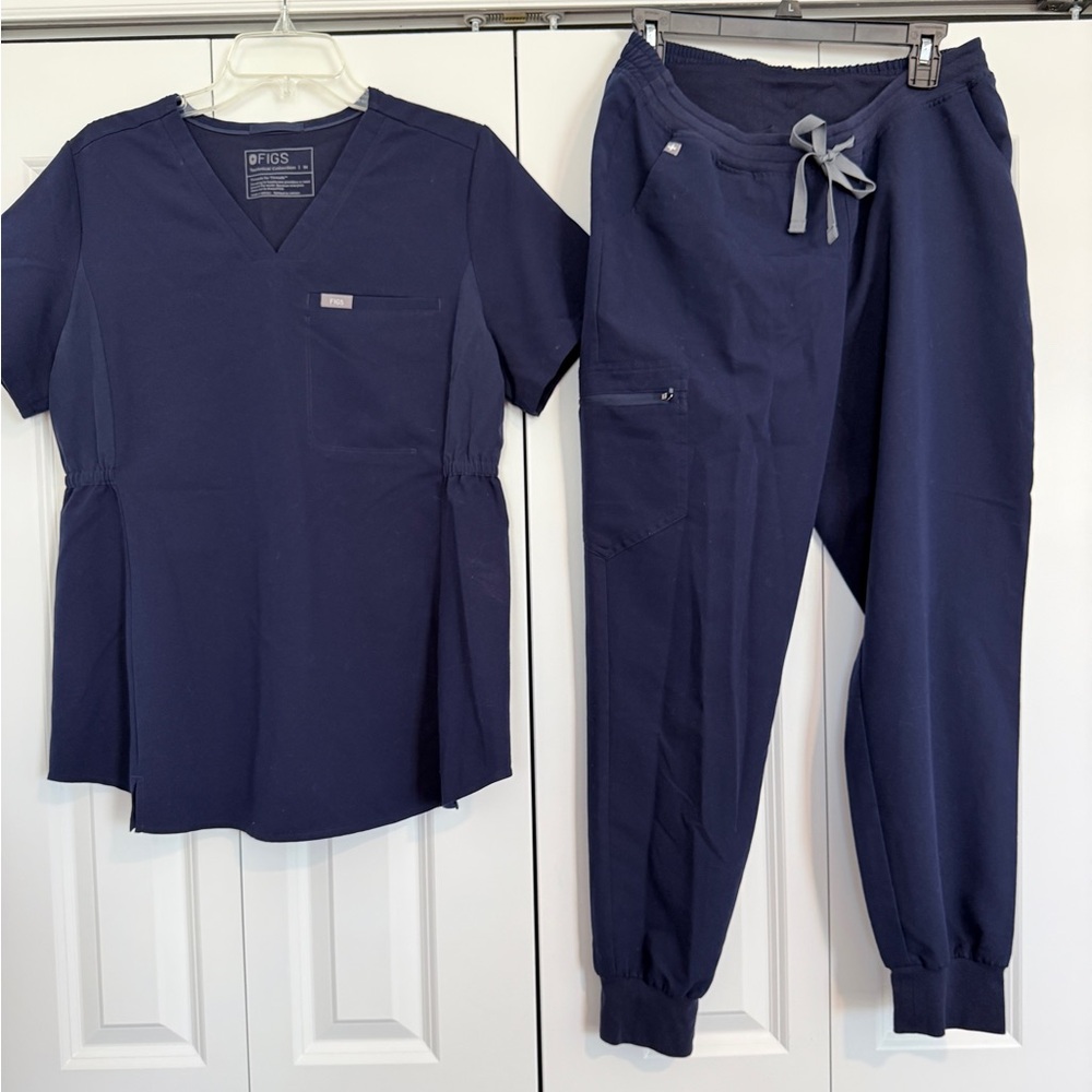 FIGS Octavia Maternity Scrub Set